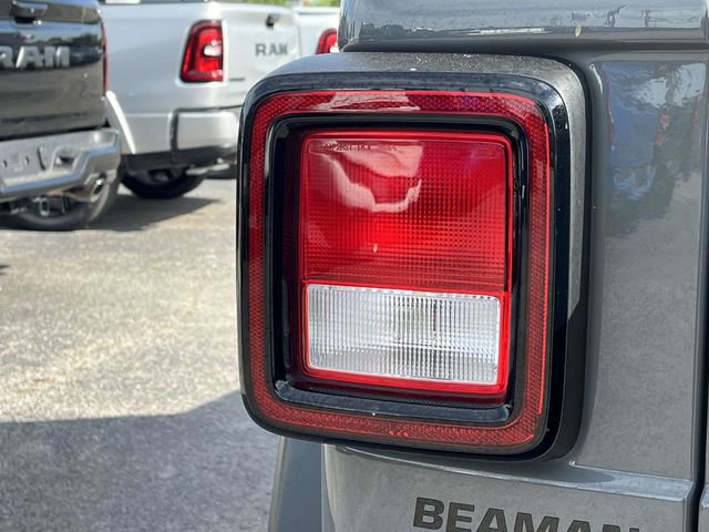 Used 2022 Jeep Wrangler Unlimited Sport AWD/4WD image 10
