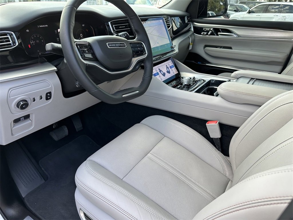 New 2023 Jeep Grand Wagoneer 4WD w/ Flexible Seating Group image 24