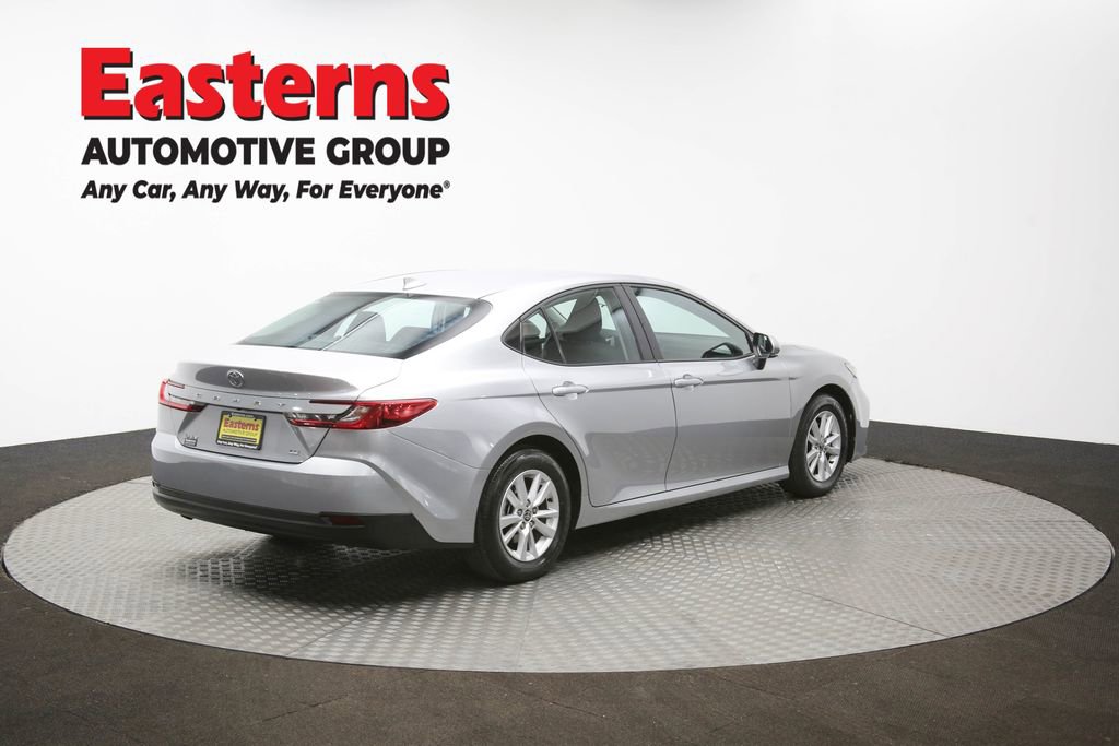 Used 2025 Toyota Camry LE image 43