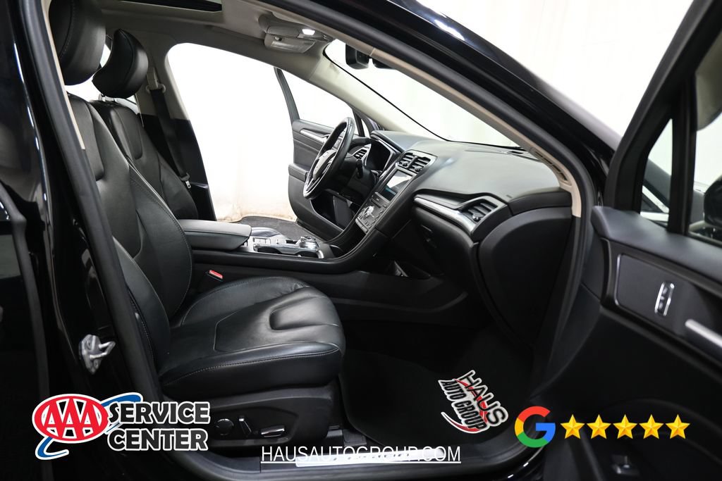 Used 2017 Ford Fusion Energi Titanium FWD image 11