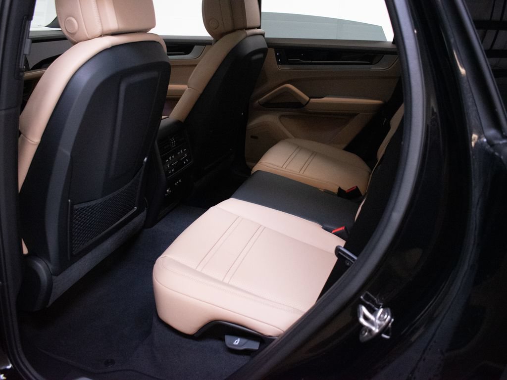 New 2026 Porsche Cayenne AWD/4WD image 15