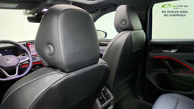 Used 2025 Volkswagen Tiguan SE R-Line FWD image 50