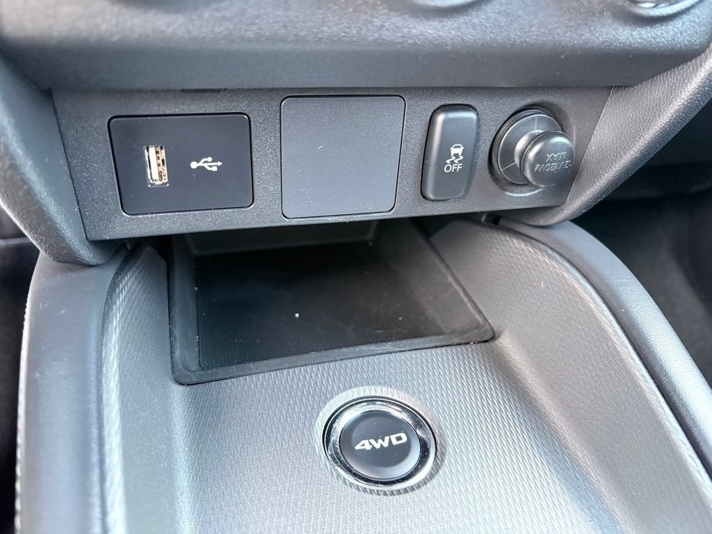 Used 2025 Mitsubishi Outlander Sport LE AWD/4WD image 19
