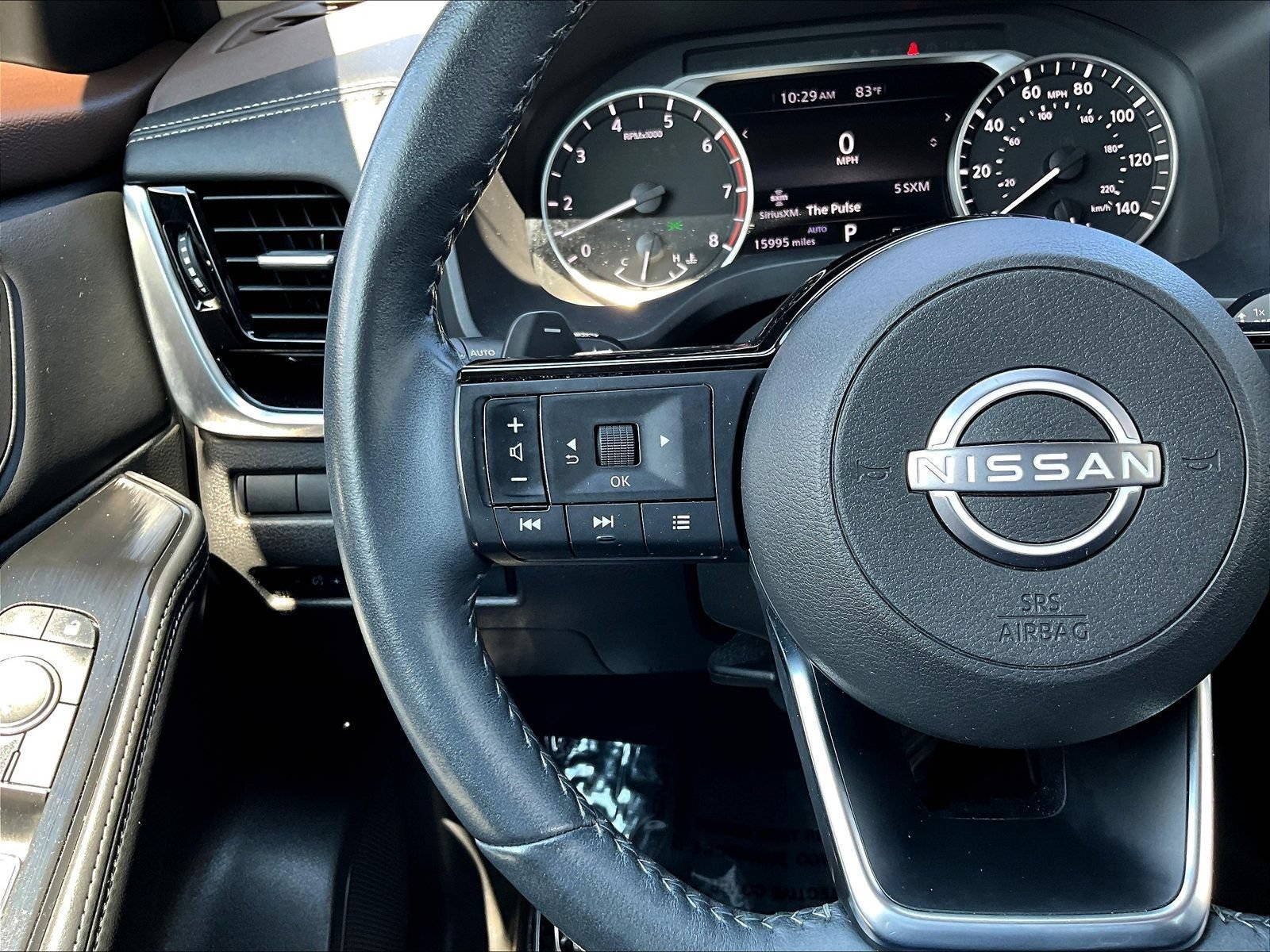 Used 2023 Nissan Rogue SL AWD/4WD image 14