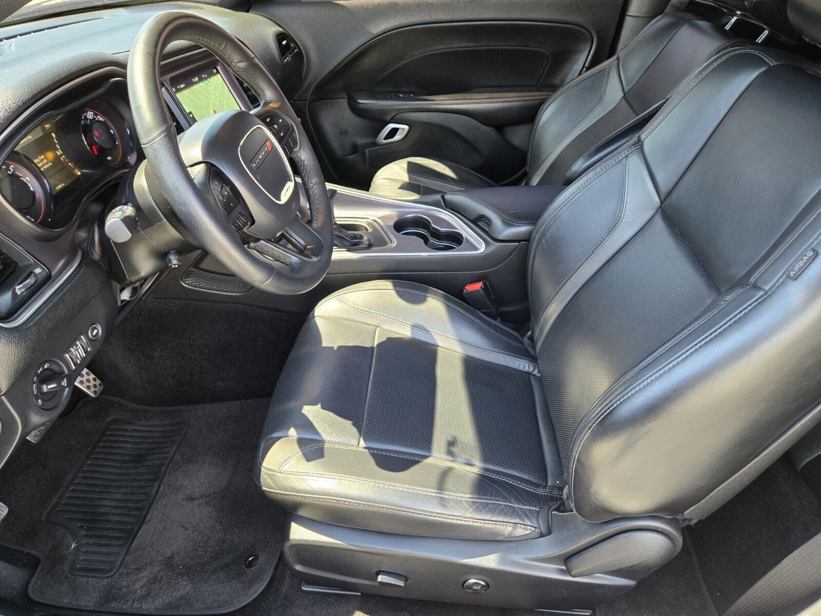 Used 2018 Dodge Challenger SXT Plus RWD image 7