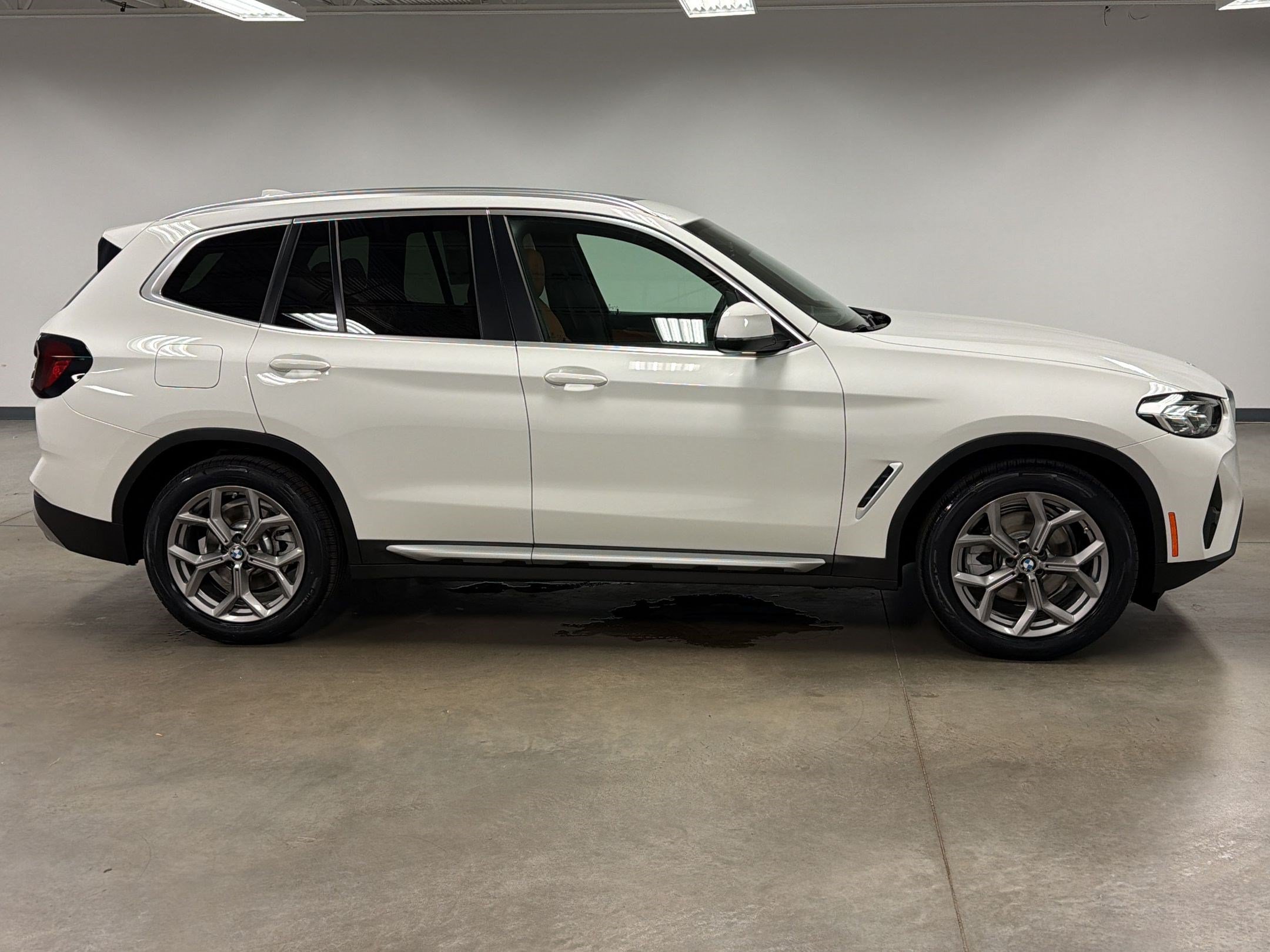 Used 2023 BMW X3 sDrive30i w/ Convenience Package RWD image 7