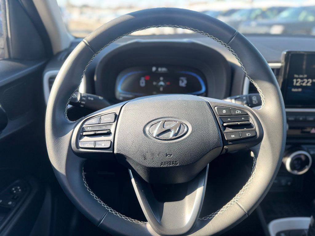 New 2025 Hyundai Venue Limited image 12
