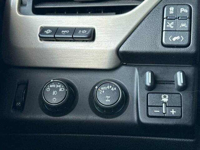 Used 2018 GMC Yukon Denali w/ Denali Ultimate Package image 32