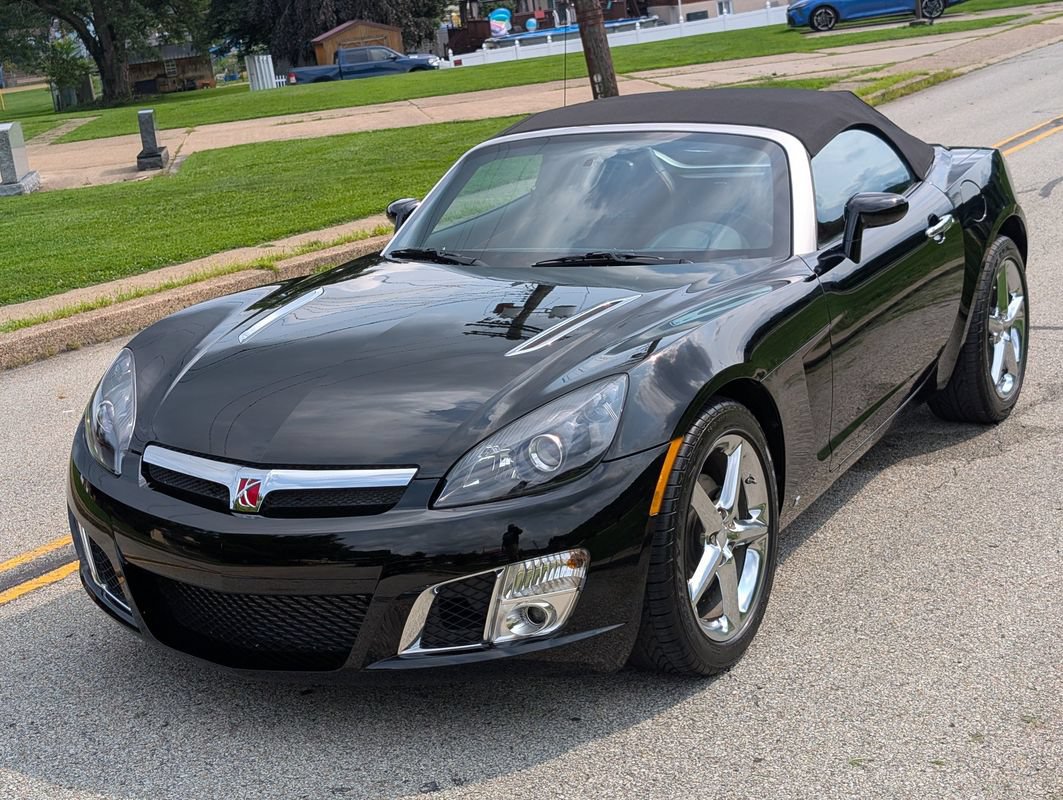 Used 2009 Saturn Sky Red Line RWD image 18