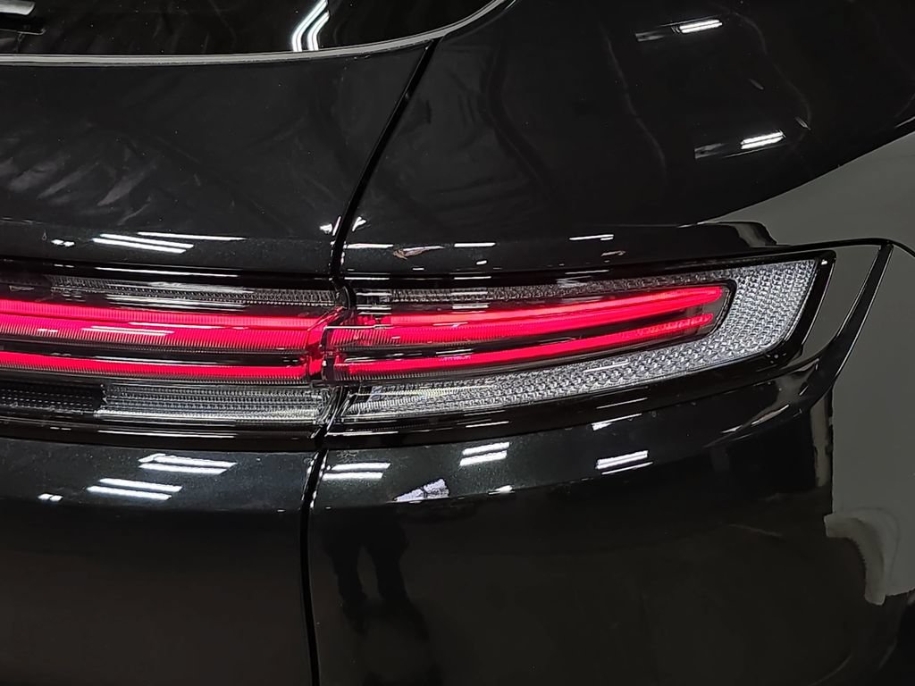 Certified 2026 Porsche Cayenne Turbo AWD/4WD image 30