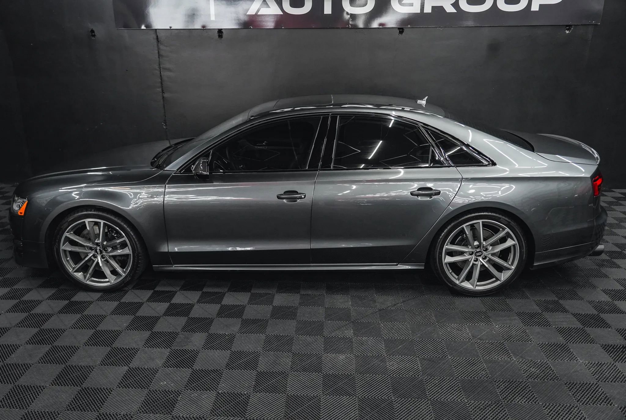 Used 2017 Audi S8 Plus image 28