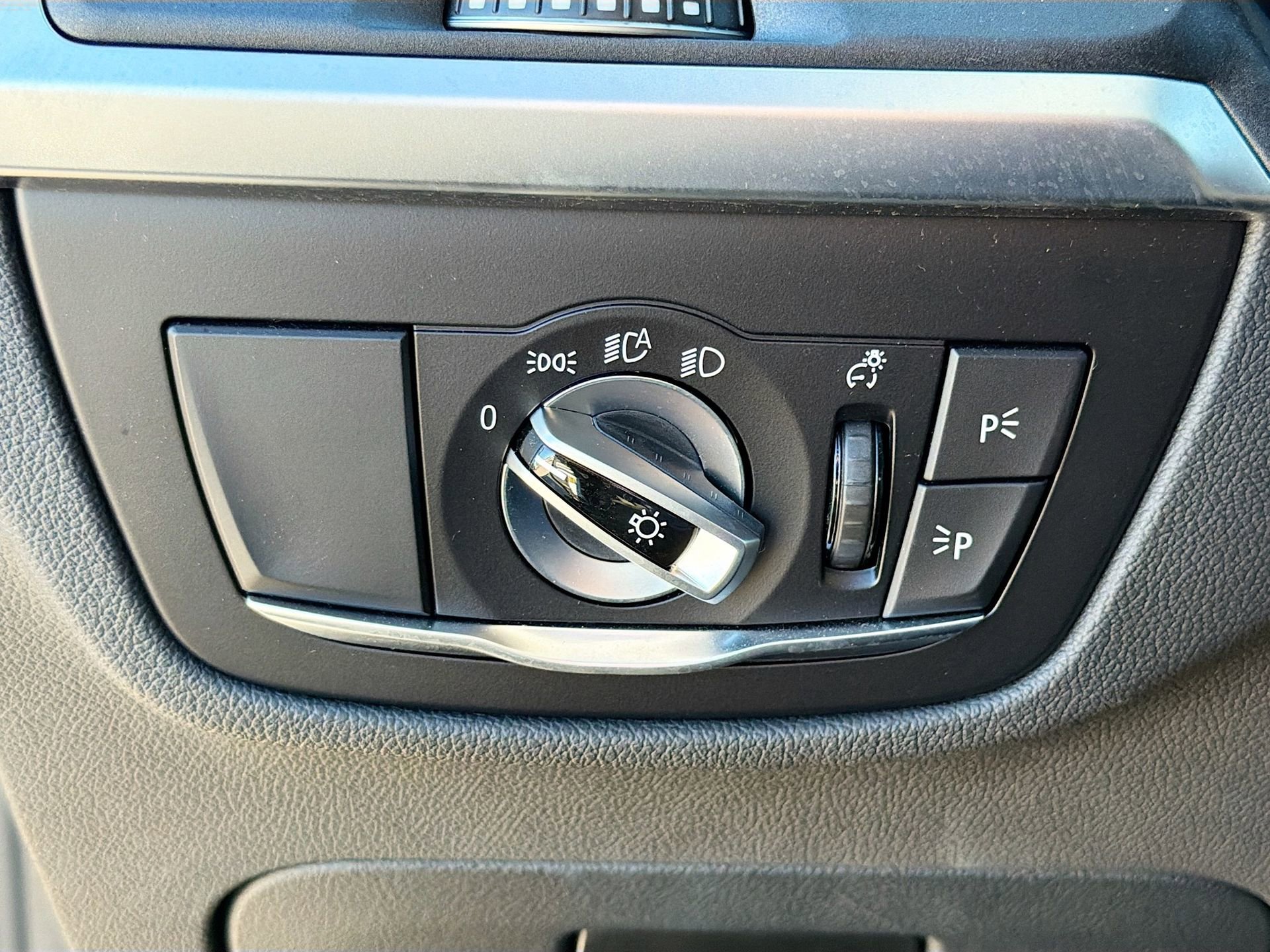 Certified 2025 BMW X4 xDrive30i image 37