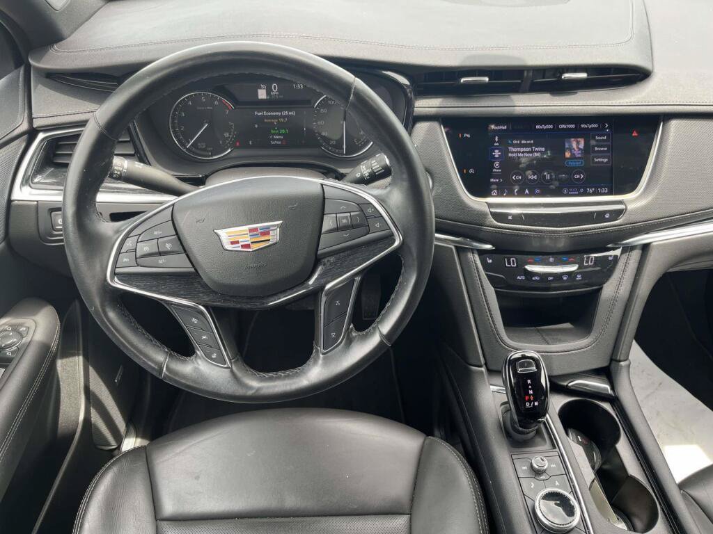 Used 2023 Cadillac XT5 Premium Luxury FWD image 2