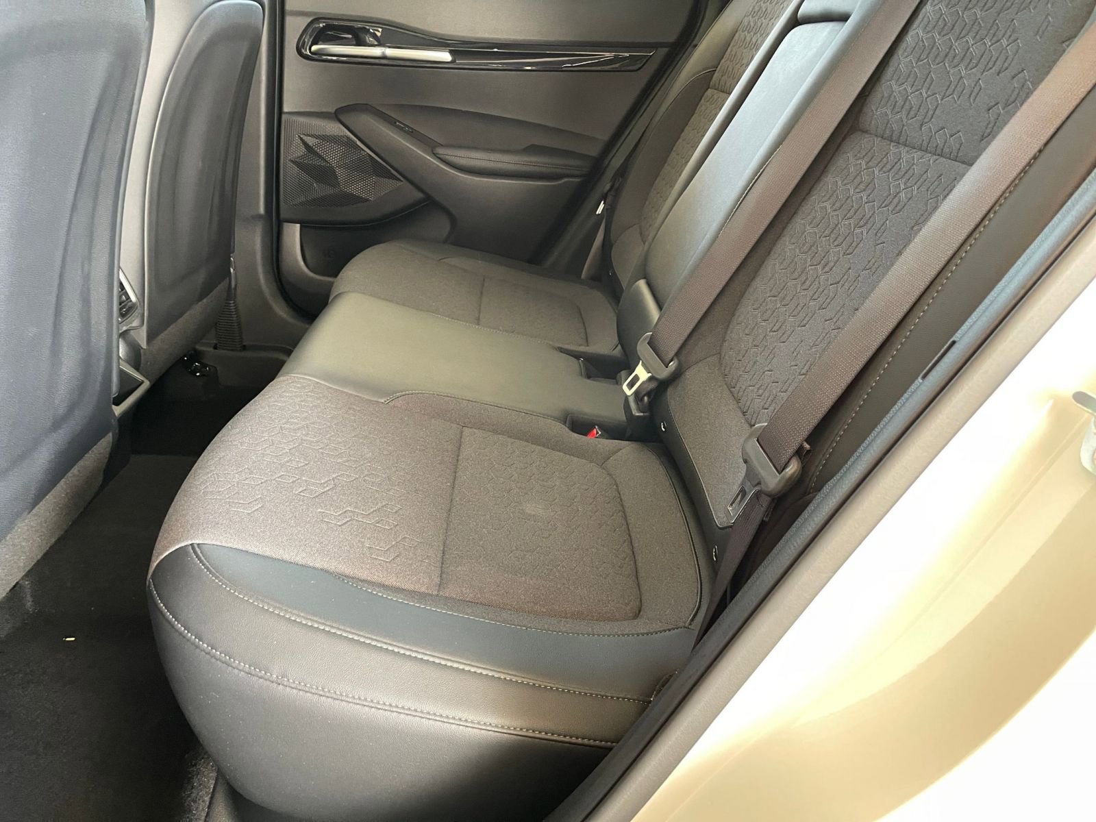 Used 2025 Kia Seltos S FWD image 27