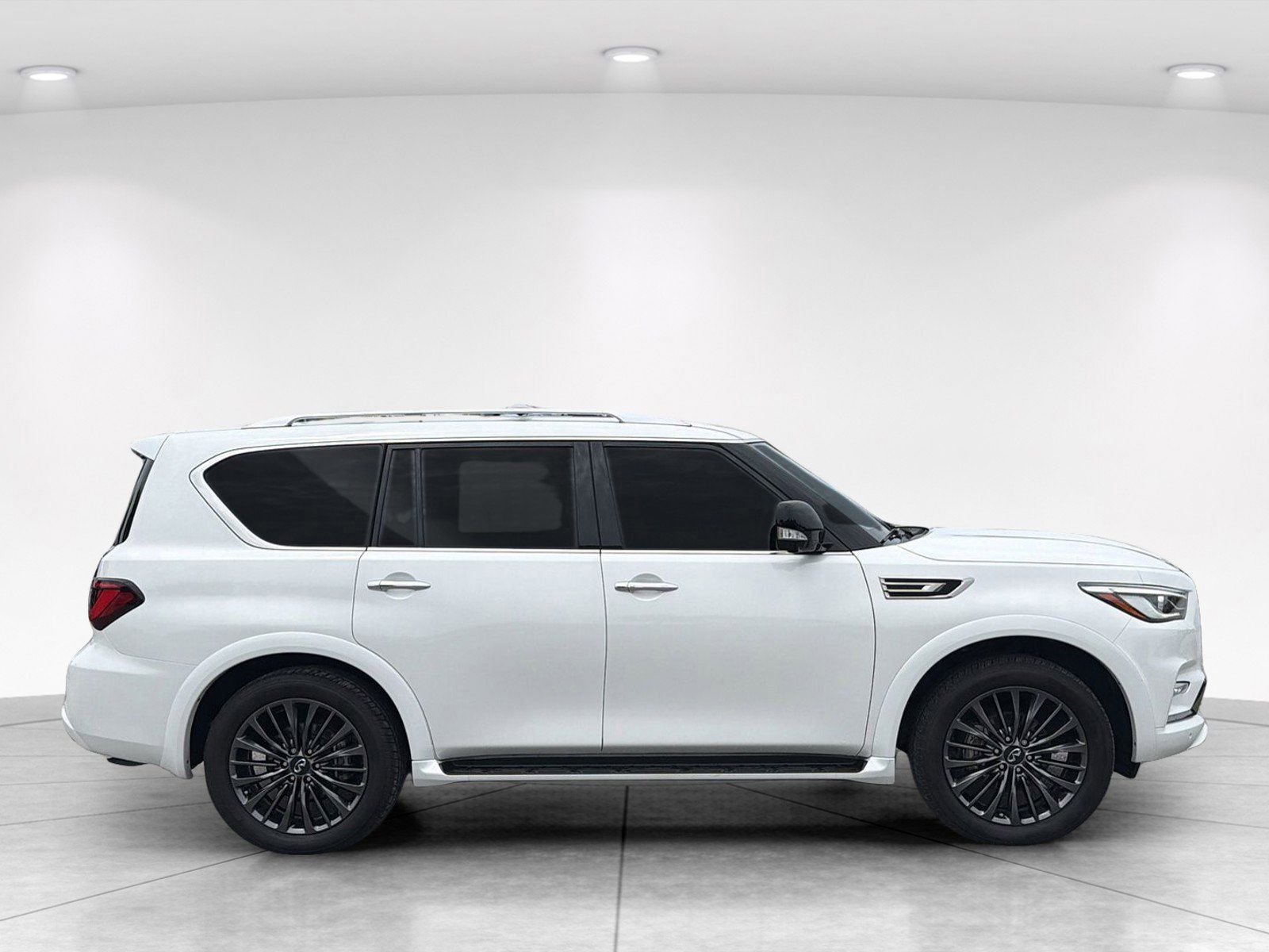 Used 2022 INFINITI QX80 Premium Select w/ Cargo Package AWD/4WD image 3