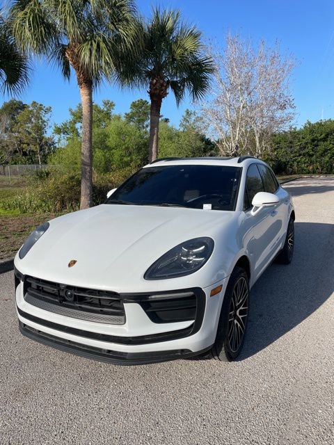 Used 2023 Porsche Macan Turbo video 1