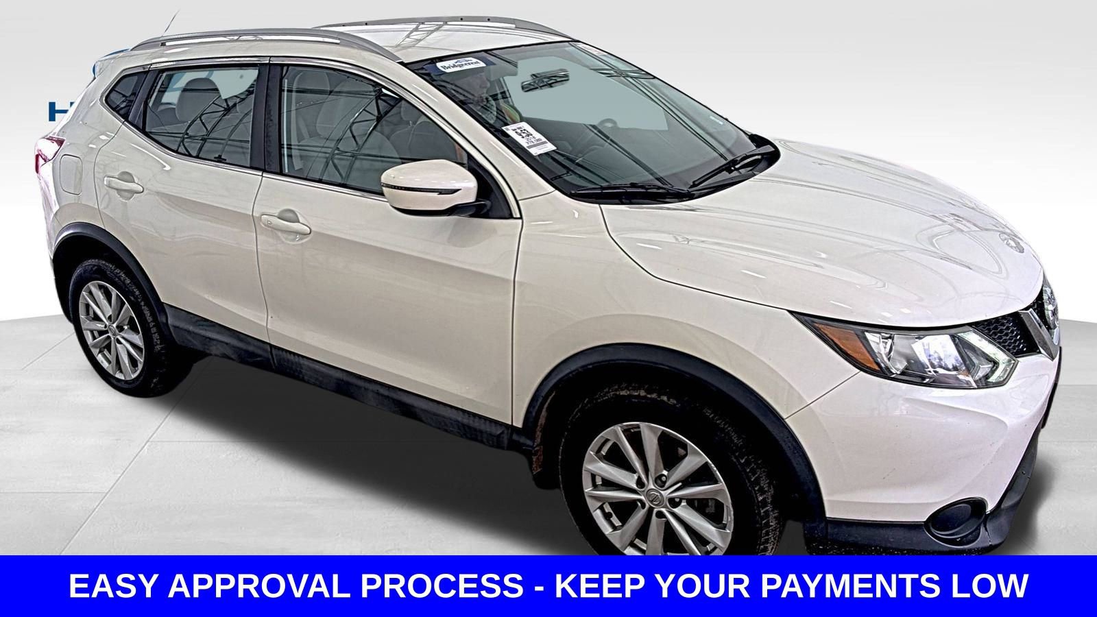 Used 2018 Nissan Rogue Sport SV image 2