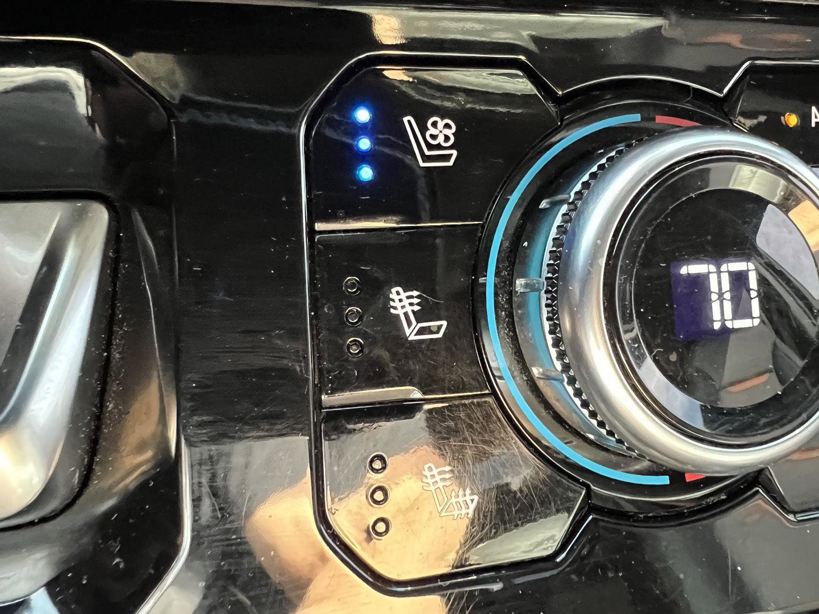 Used 2024 GMC Sierra 2500 AT4 w/ AT4 Preferred Package image 34