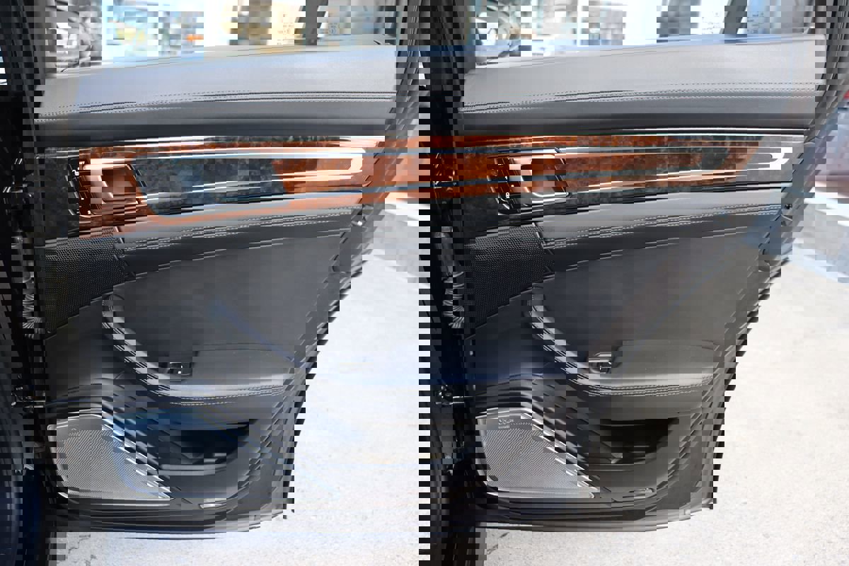 Used 2017 Porsche Panamera 4S w/ Sport Chrono Package image 65