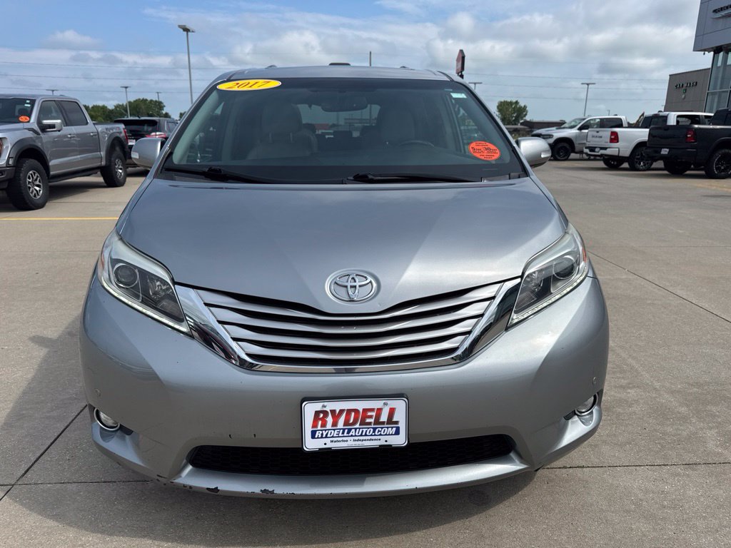 Used 2017 Toyota Sienna Limited AWD/4WD image 29