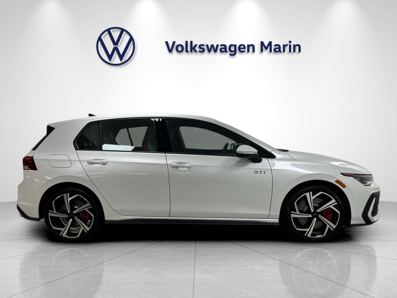 New 2026 Volkswagen GTI SE FWD image 6