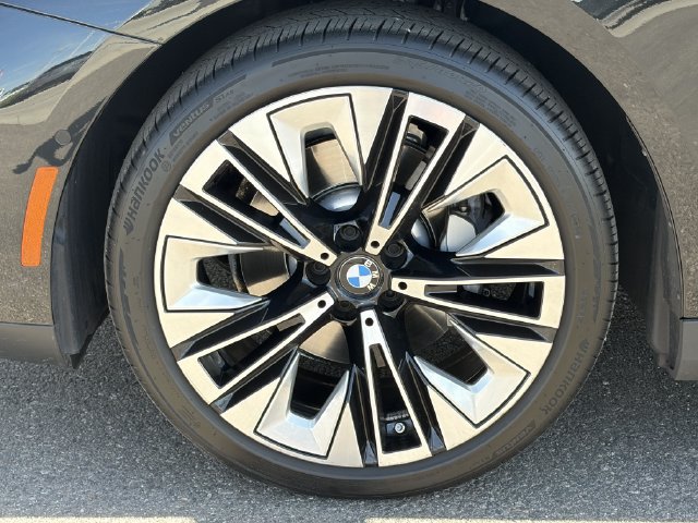 Certified 2025 BMW 530i RWD image 11