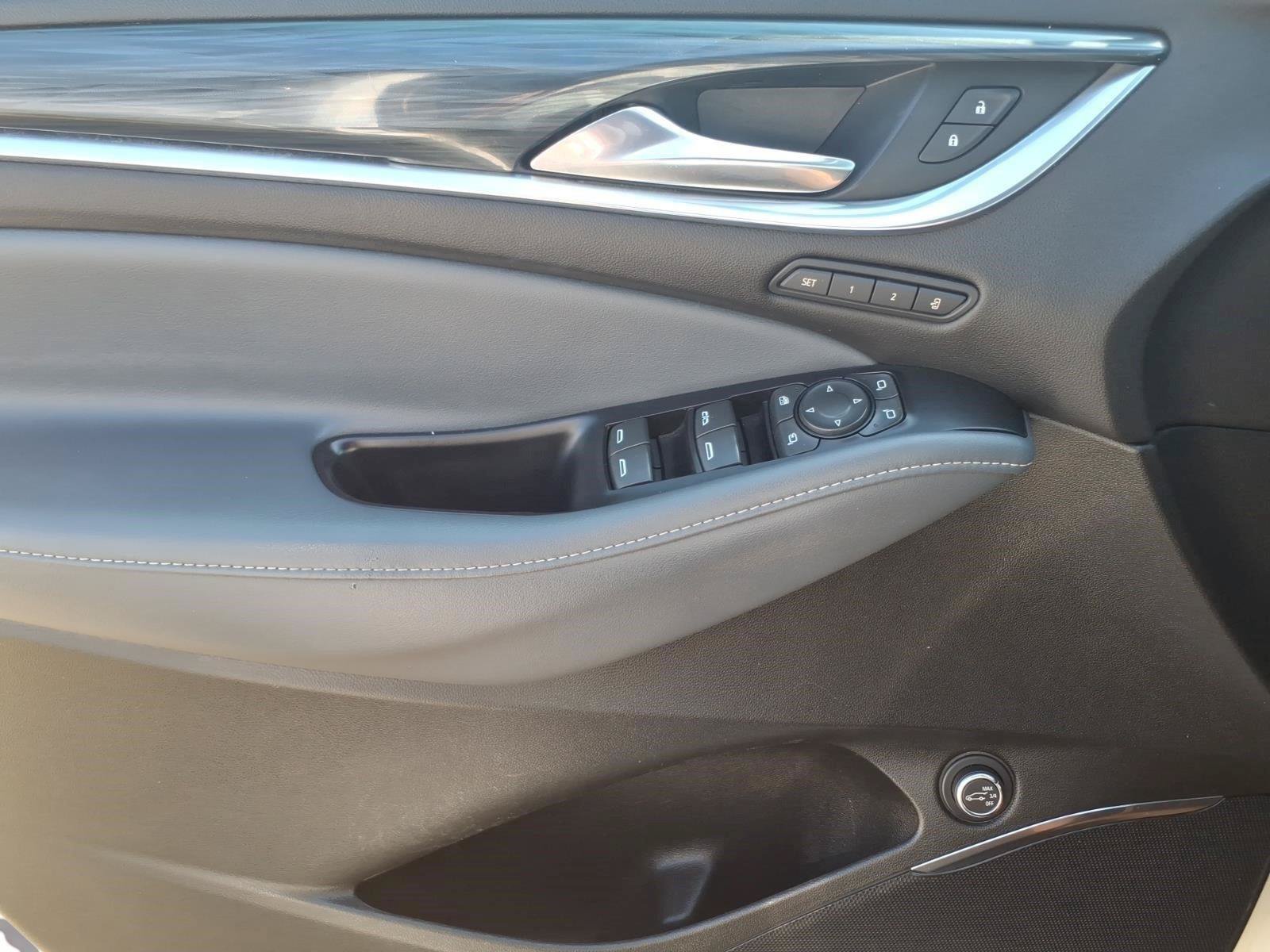Used 2022 Buick Enclave Premium FWD image 19