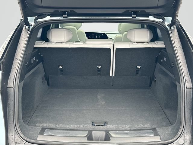 Certified 2024 Cadillac Lyriq Luxury w/ LPO, Floor Liner Package AWD/4WD image 19