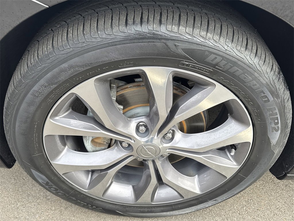 Certified 2019 Chrysler Pacifica Limited w/ Tire & Wheel Group image 14
