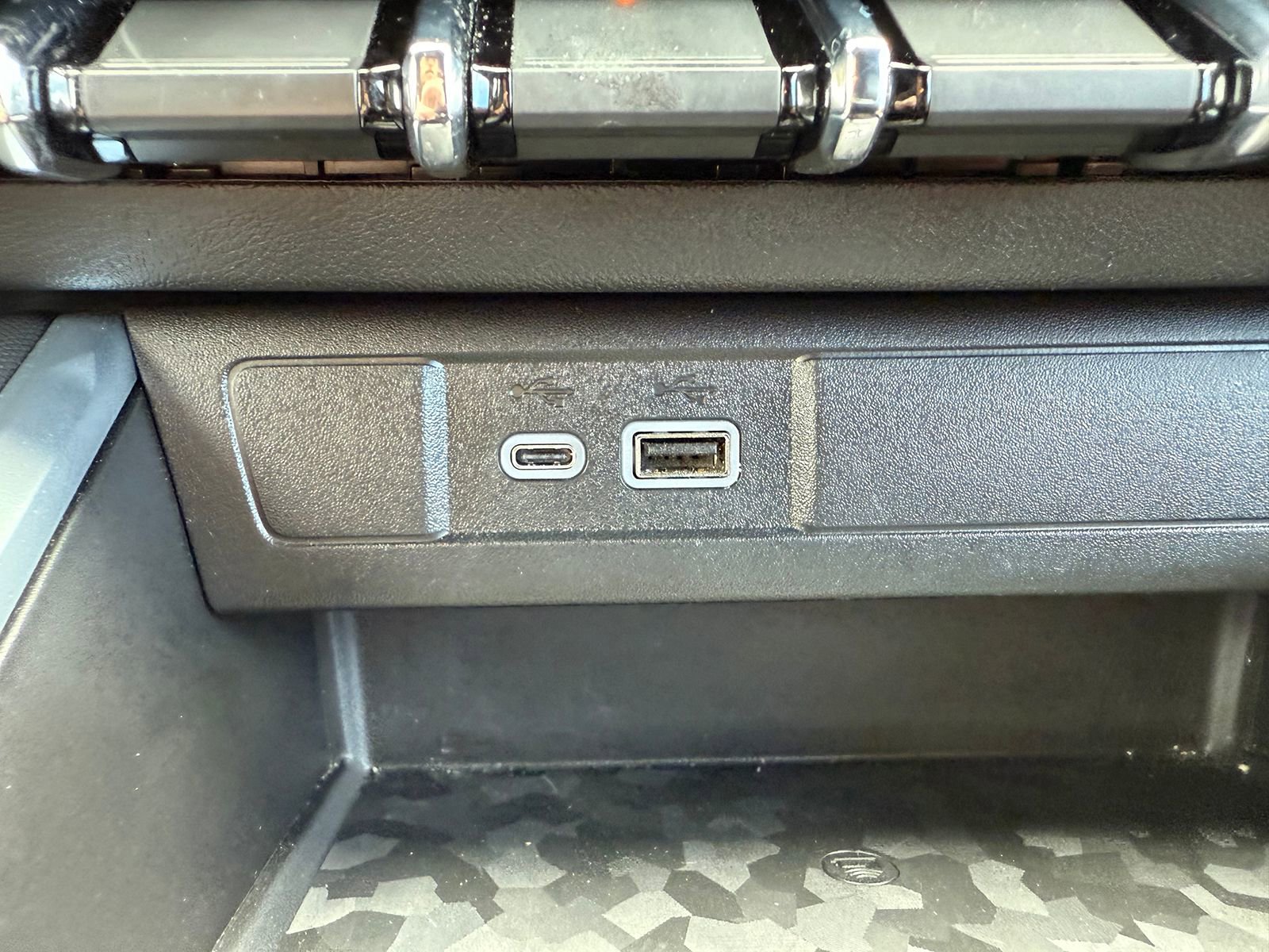 Used 2024 Chevrolet Colorado Z71 w/ Z71 Convenience Package 2 image 28