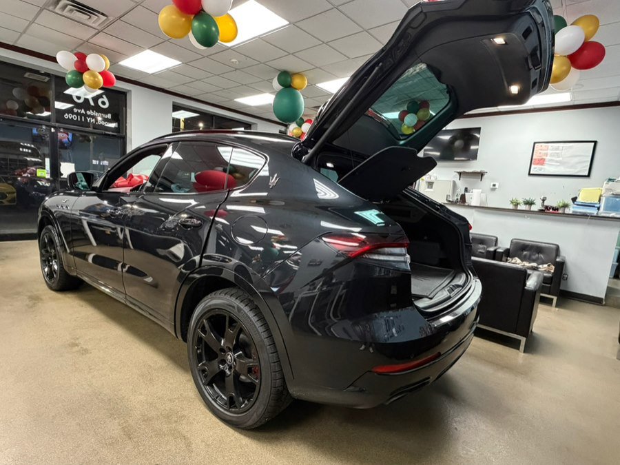 Used 2022 Maserati Levante GT AWD/4WD image 21