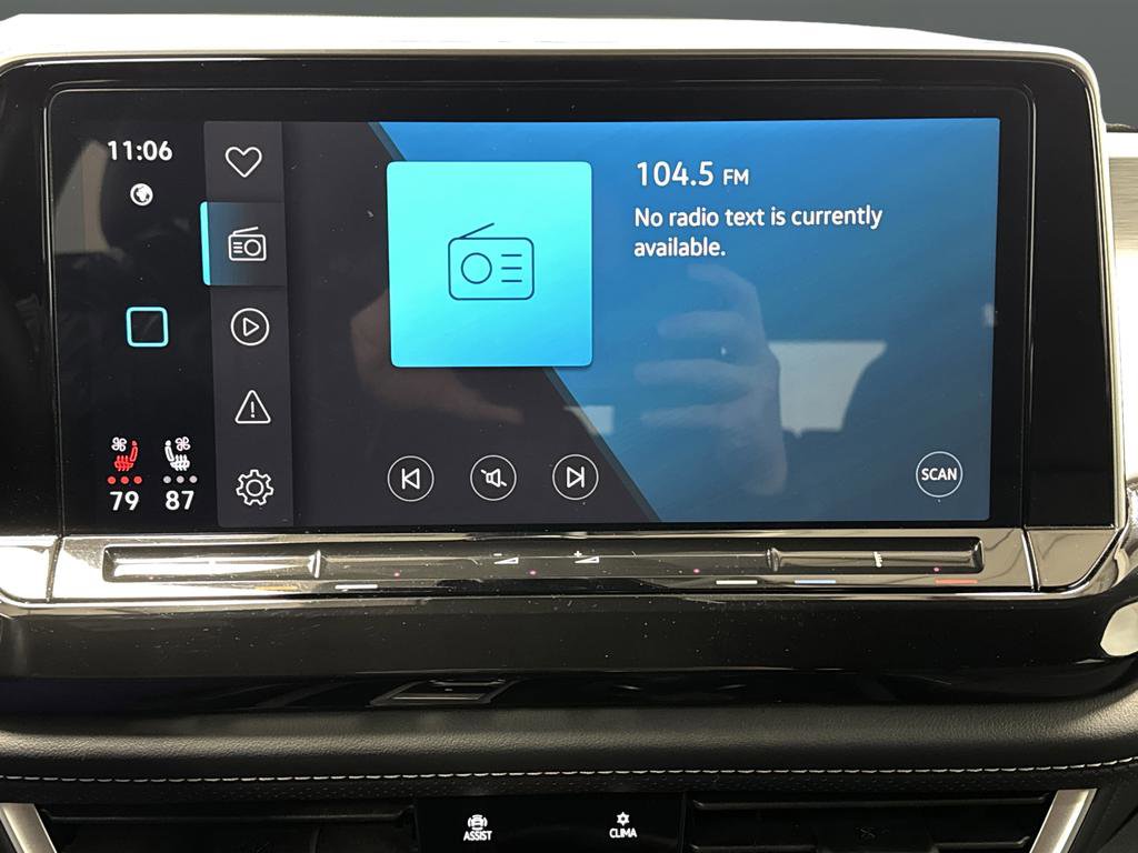 Used 2025 Volkswagen Atlas Cross Sport SE image 17