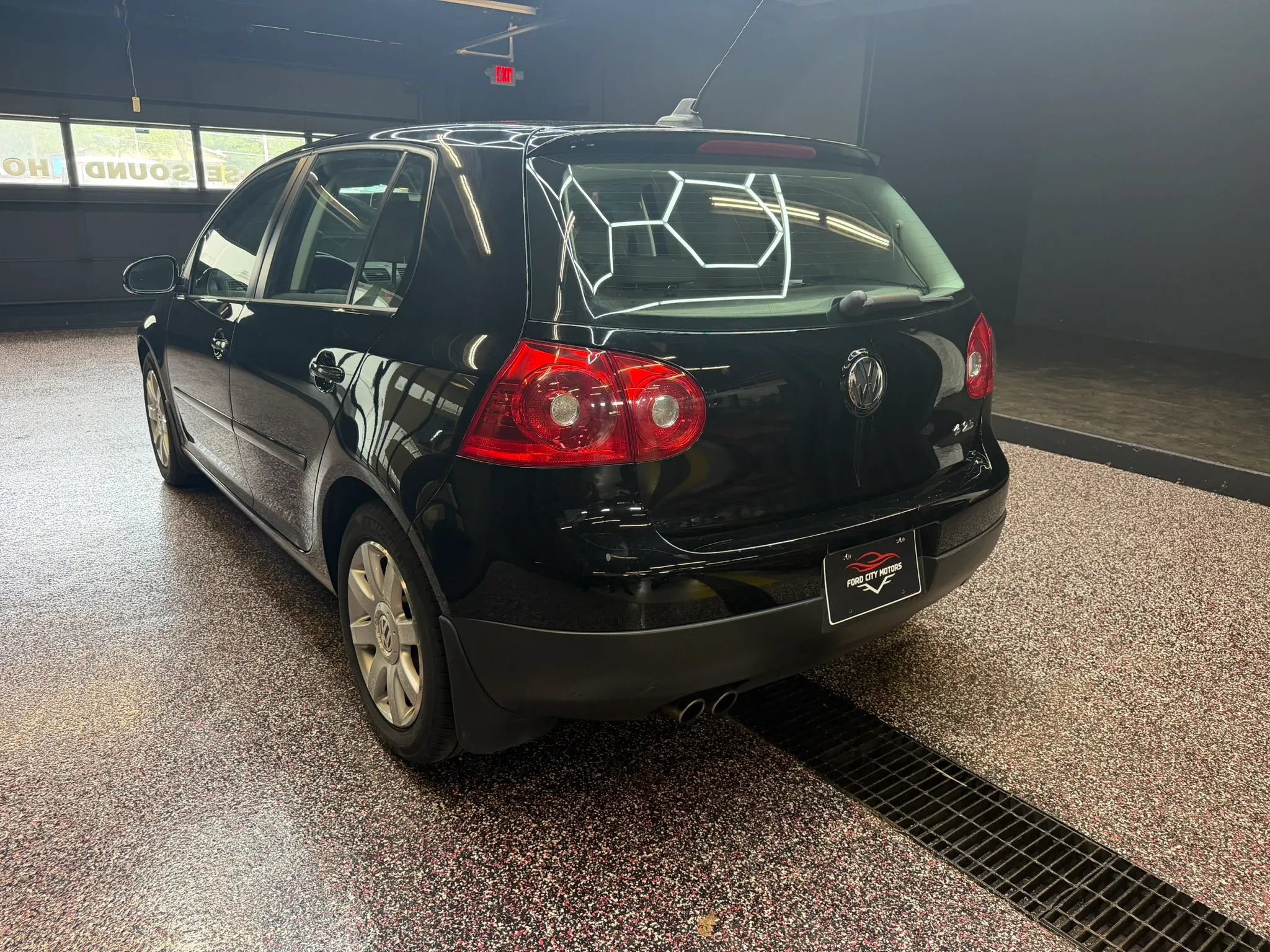 Used 2009 Volkswagen Rabbit S FWD image 5