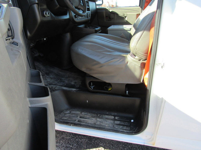Used 2017 Chevrolet Express 2500 RWD image 25
