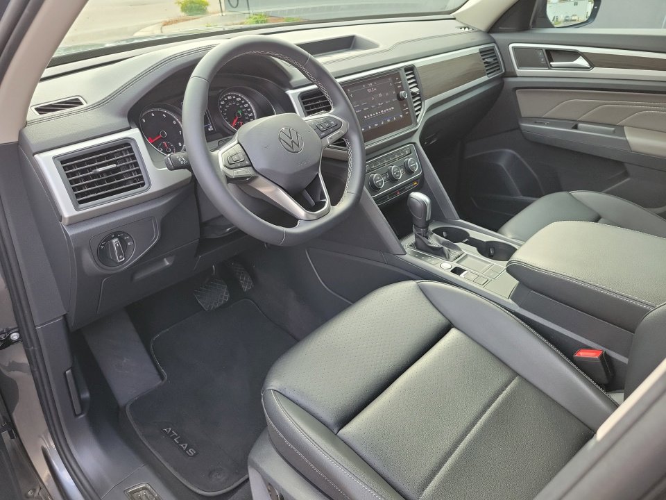 Certified 2021 Volkswagen Atlas SE image 34