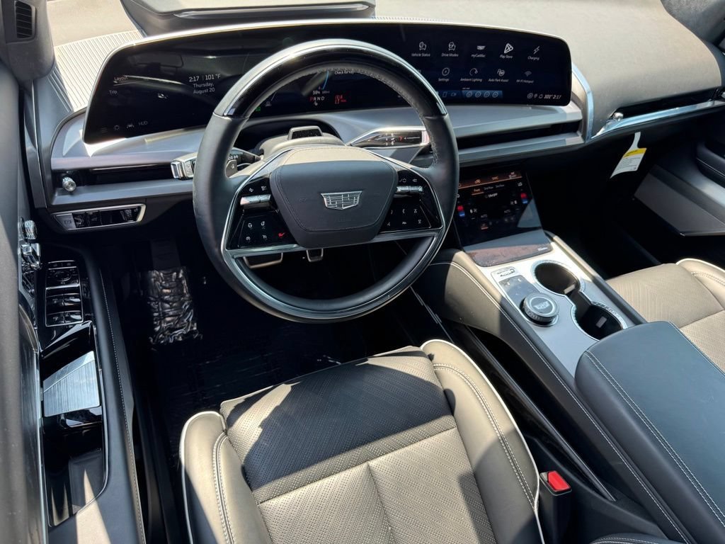 Used 2026 Cadillac Vistiq Platinum w/ LPO, Floor Liner Package AWD/4WD image 22