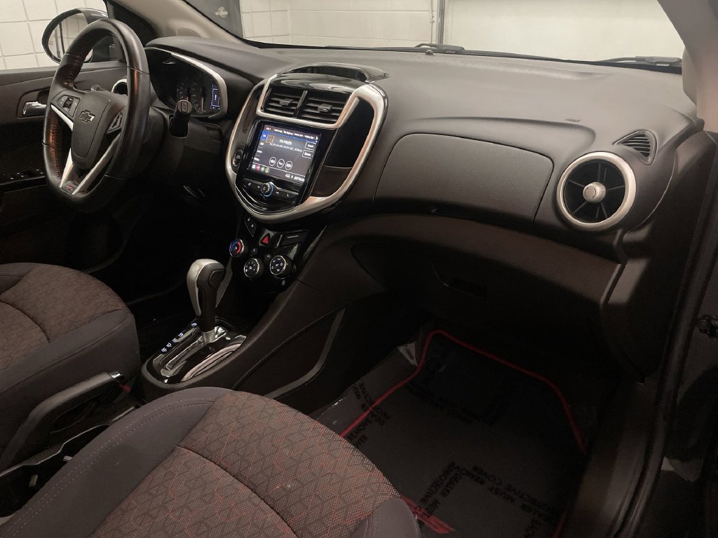 Used 2020 Chevrolet Sonic LT w/ Convenience Package FWD image 21
