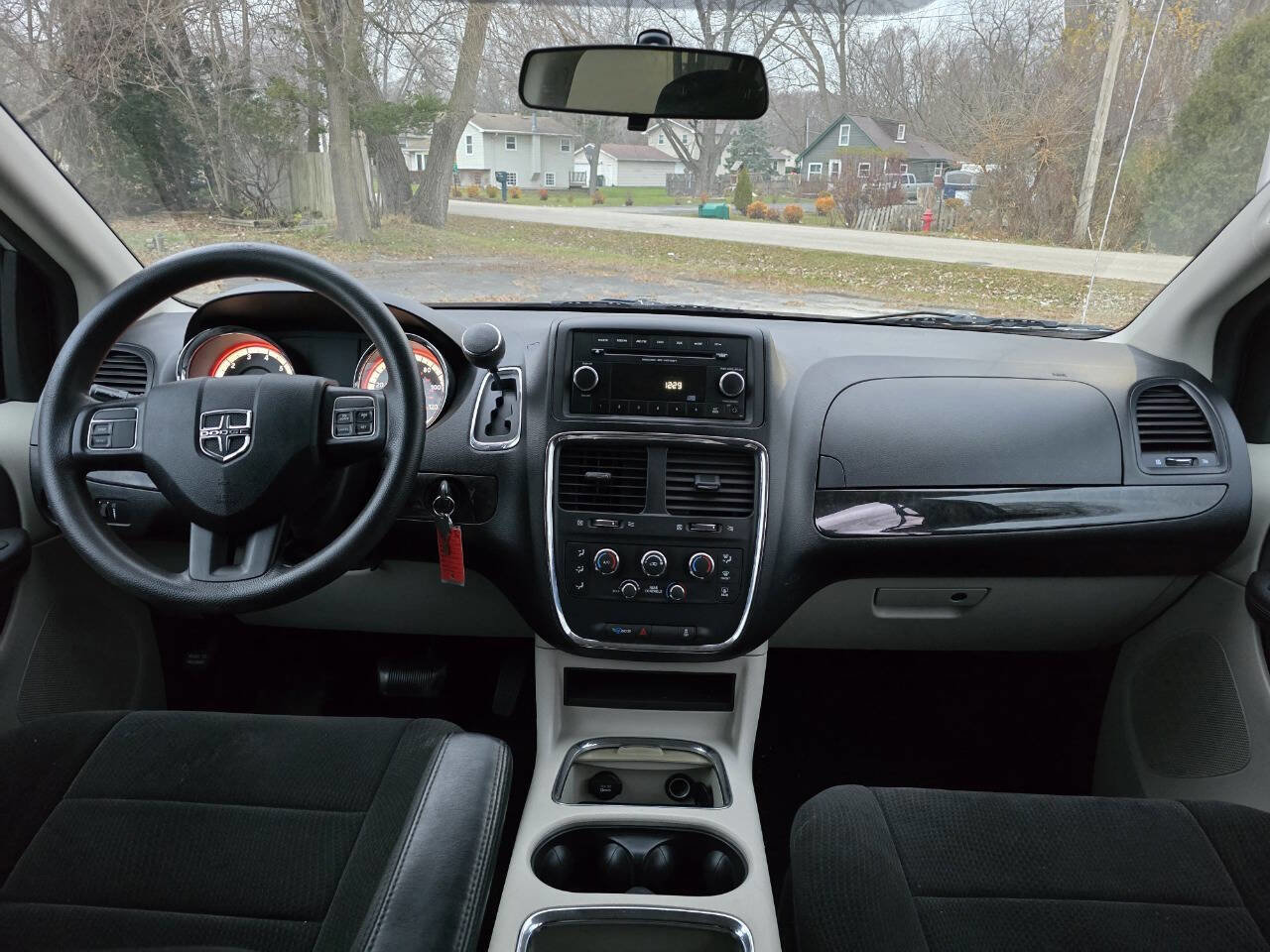Used 2012 Dodge Grand Caravan SXT image 13