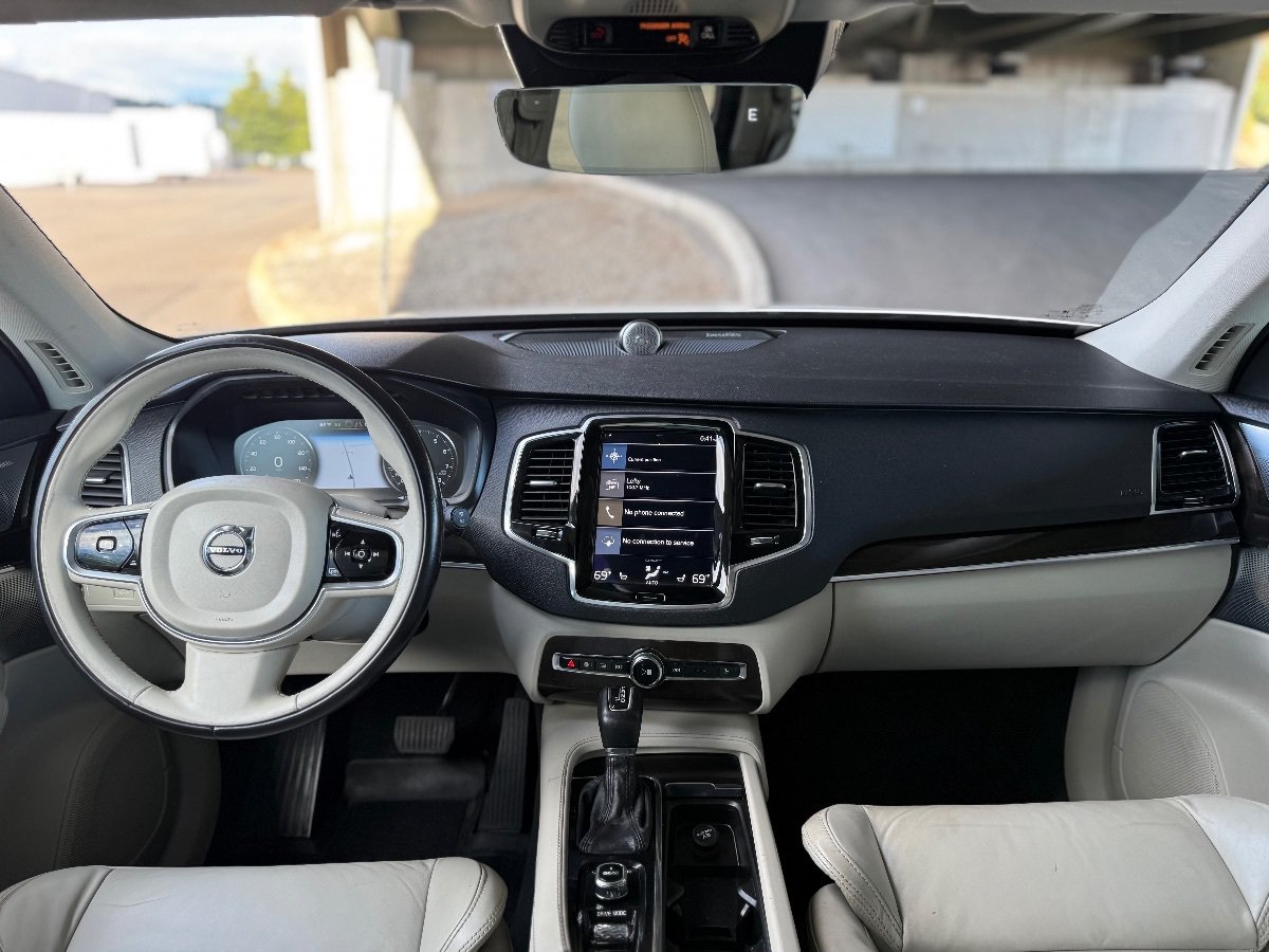 Used 2017 Volvo XC90 T6 Momentum w/ Vision Package AWD/4WD image 22