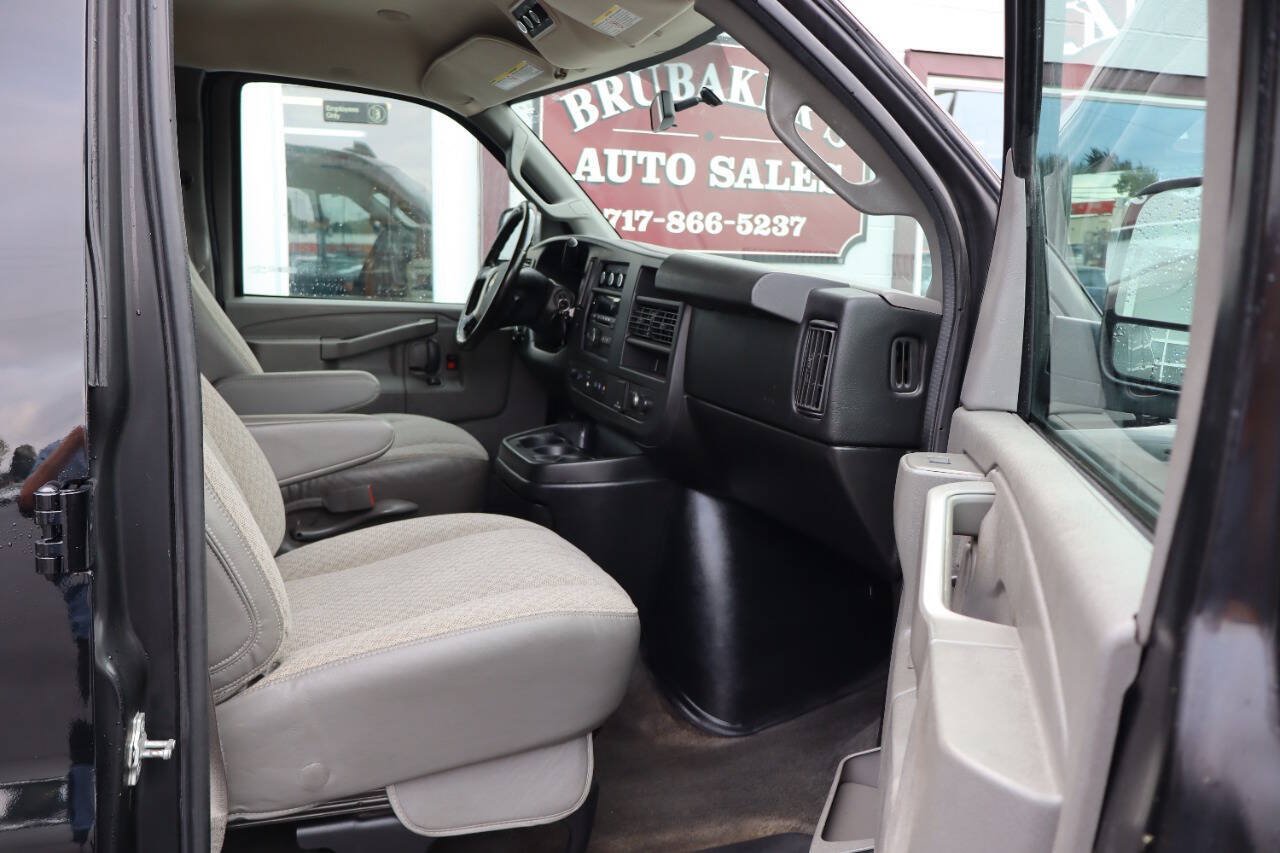 Used 2016 Chevrolet Express 3500 LT w/ LT Preferred Equipment Group RWD image 6