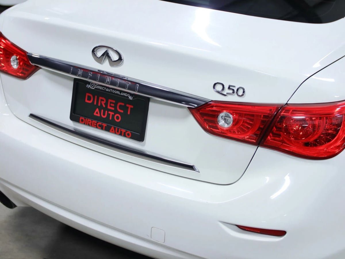 Used 2017 INFINITI Q50 2.0t w/ Moonroof Package RWD image 13