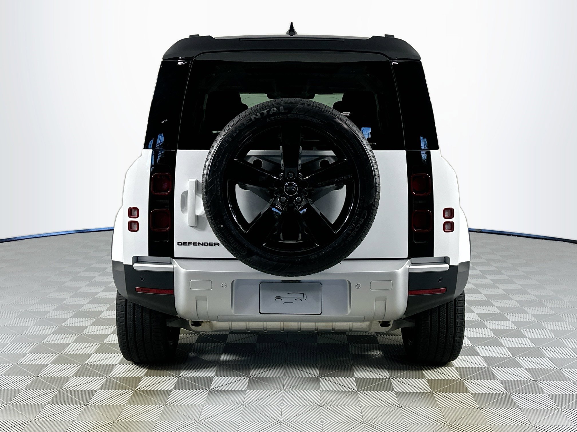 Used 2025 Land Rover Defender 110 S image 6