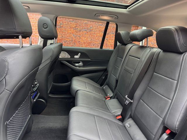 Used 2026 Mercedes-Benz GLS 450 4MATIC image 26