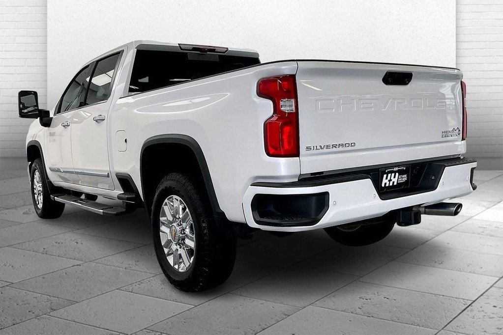 Used 2024 Chevrolet Silverado 3500 High Country w/ High Country Premium Package image 4