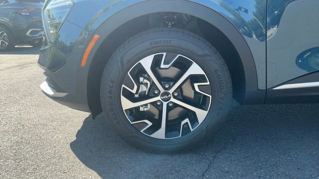 Certified 2025 Kia Sportage EX w/ EX Premium Package image 9