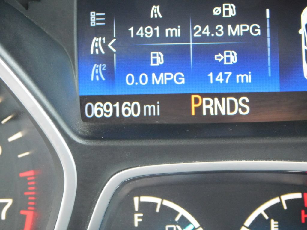 Used 2017 Ford Escape Titanium FWD image 33