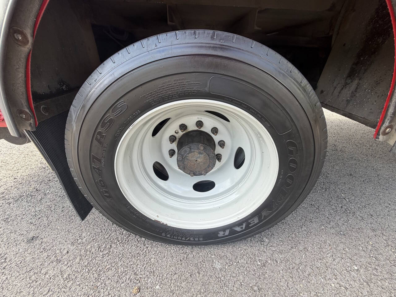Used 2009 Ford F550 4x4 Regular Cab Super Duty image 55
