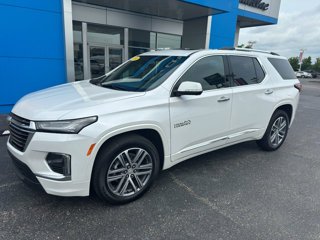Used 2024 Chevrolet Traverse High Country image 2