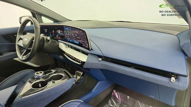 Used 2025 Cadillac Optiq Sport 2 image 22