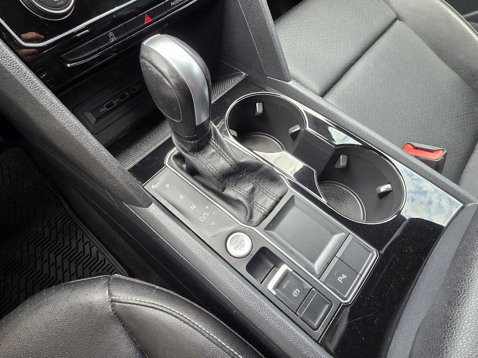 Used 2020 Volkswagen Atlas Cross Sport SEL image 15